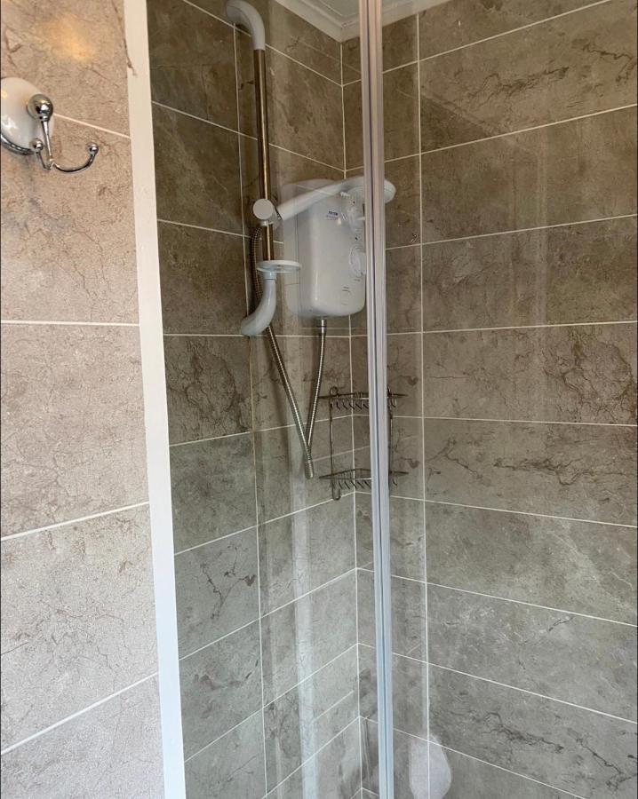 18 River View Chalet-Glan Gwna Holiday Park Caernarfon Bagian luar foto