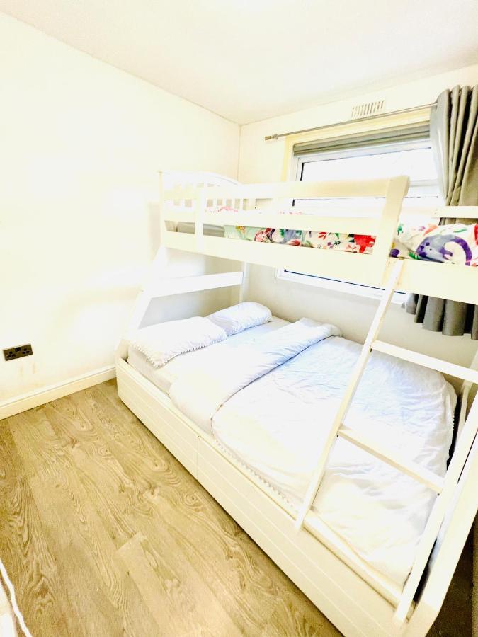 18 River View Chalet-Glan Gwna Holiday Park Caernarfon Bagian luar foto